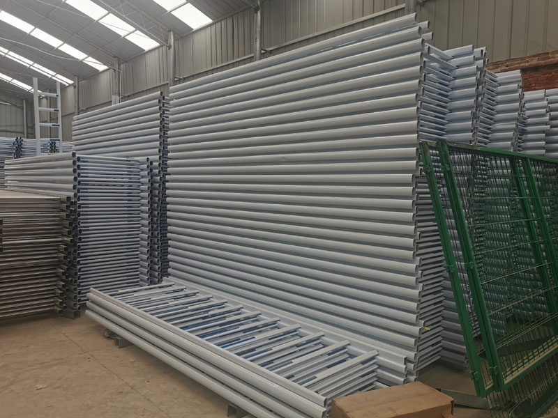 青海賣道路護(hù)欄的電話