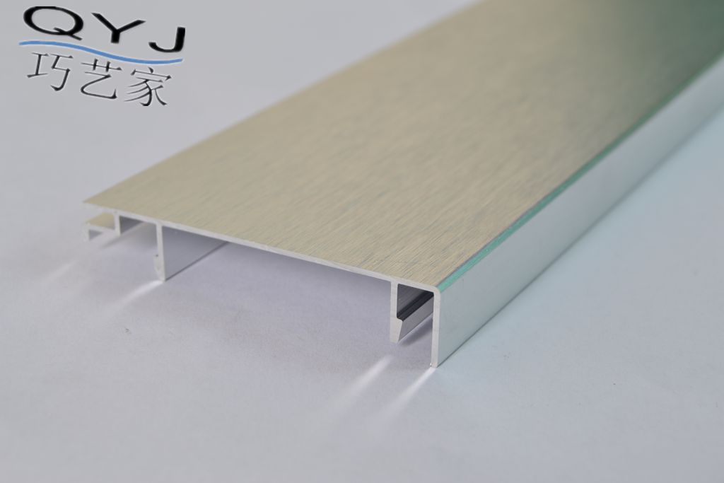 鋁合金踢腳線，巧藝牌66