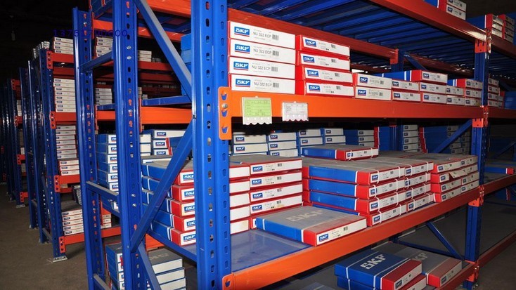 倉(cāng)庫(kù)一個(gè)角落