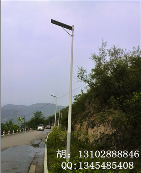 太陽(yáng)能路燈2.jpg