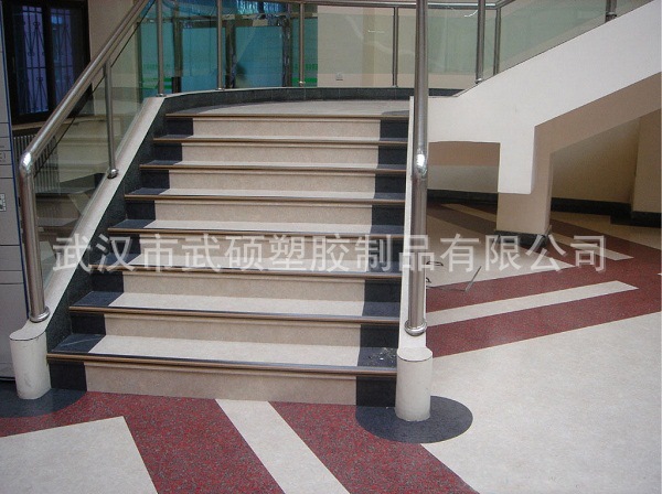 塑膠樓梯現(xiàn)場(chǎng)圖 (6)