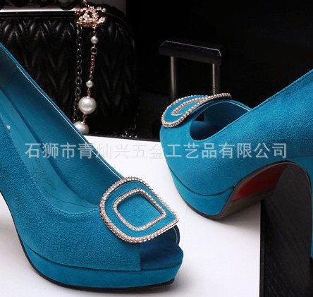 廠家直銷(xiāo)專(zhuān)業(yè)制造合金鞋扣 皮帶扣 燒焊鞋花 滾筒皮