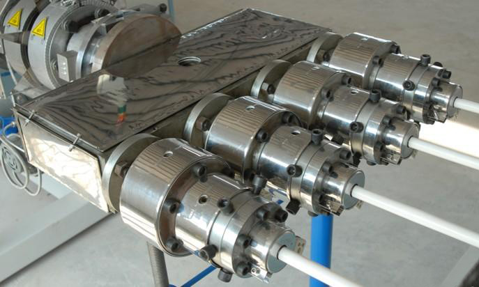 1507620898971075.jpg PVC穿線管設(shè)備.jpg