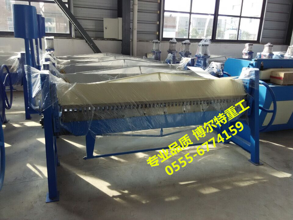 2米手動(dòng)共板折邊機(jī)_副本