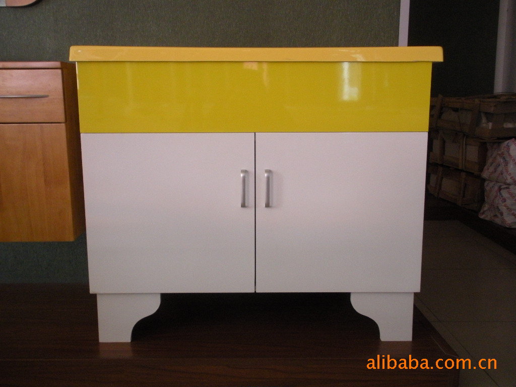 01黃白櫥柜